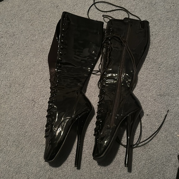 Devious ballet fetish heel boots. Size 7 - Picture 4 of 6